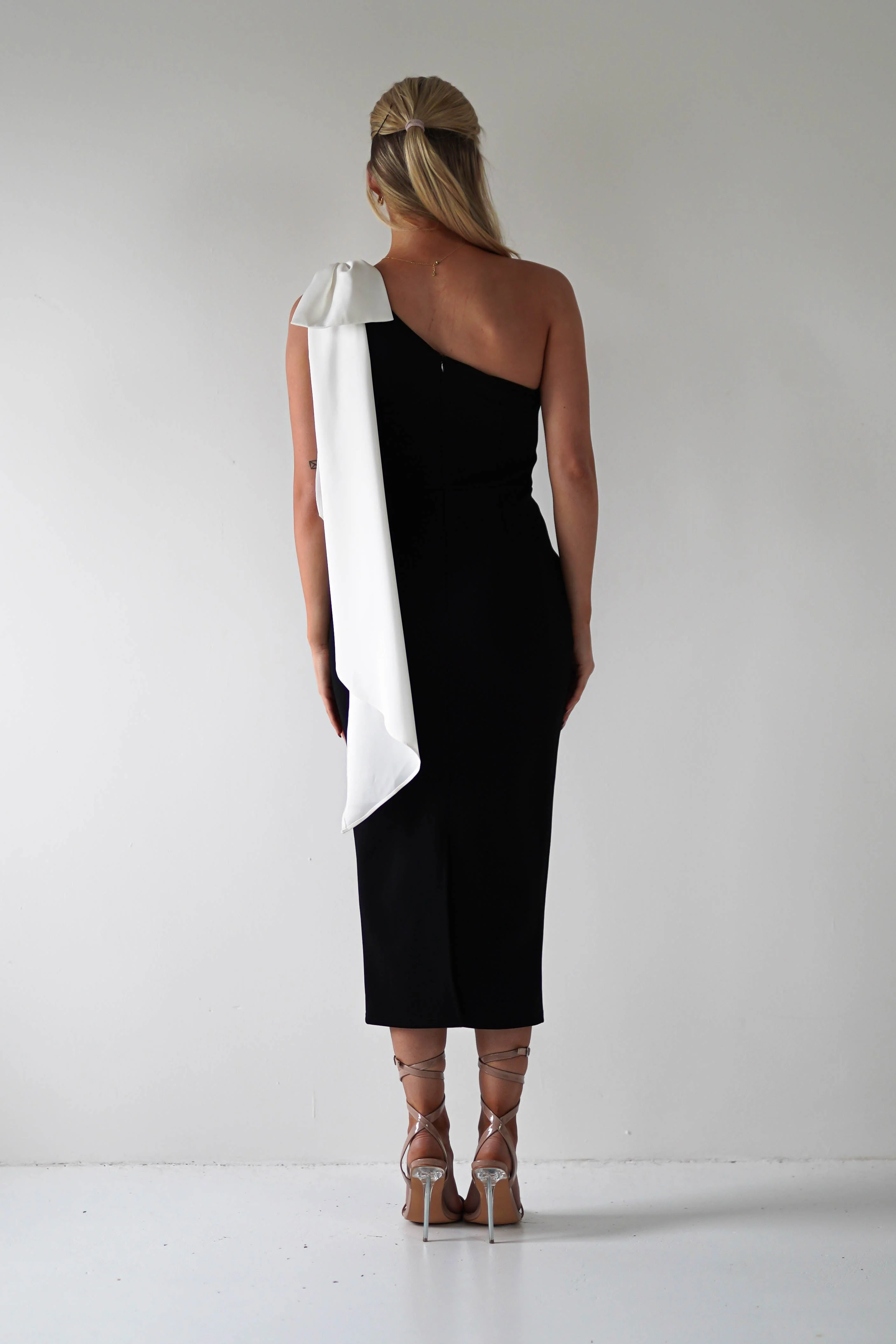 Camella Bodycon Bow Detail Midi Dress | Black - Image 3