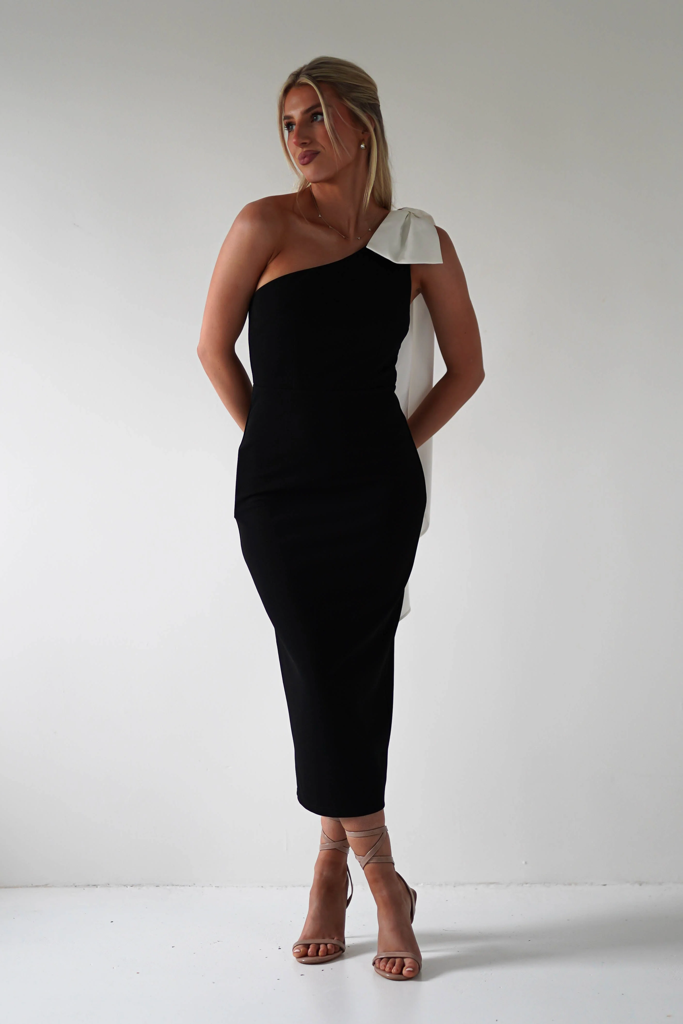 Camella Bodycon Bow Detail Midi Dress | Black - Image 9