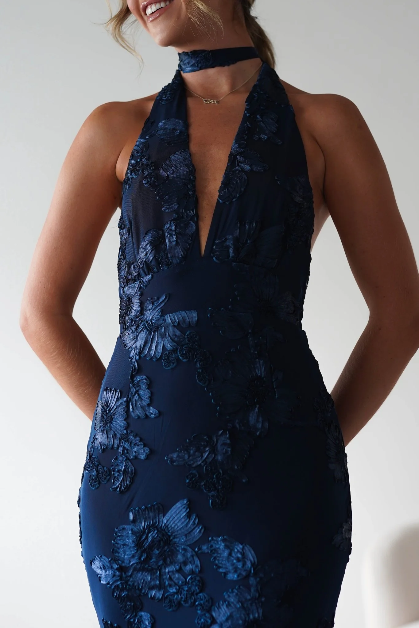 Halsey Tie Back Maxi Dress | Navy Textured - Image 6
