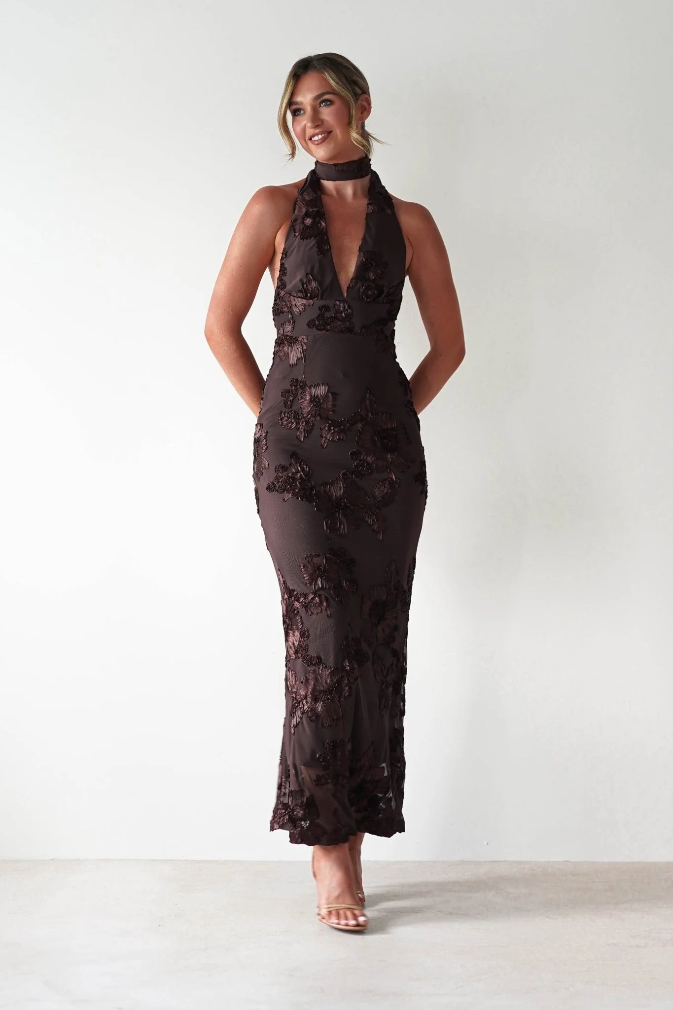 Halsey Tie Back Maxi Dress | Brown Textured - Image 5